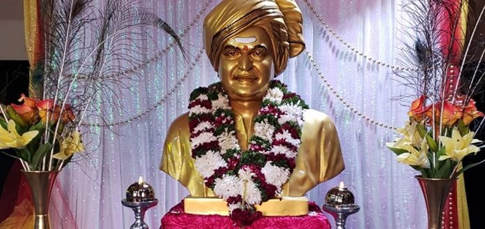 Assembling 100 statues of the legendary actor