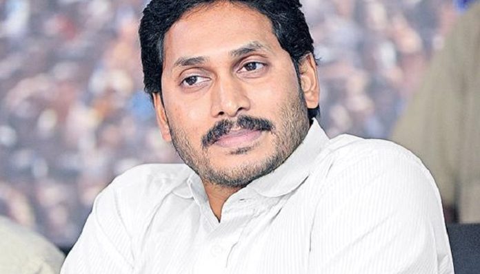 Jagan Attracting Top Kamma Leaders