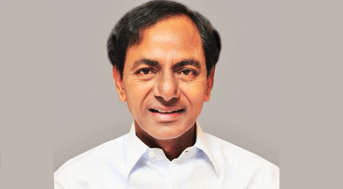 సంక్రాంతి వరకు ఈ సెలవులు కొనసాగిస్తాడేమో.. సీనియర్ హిరోయిన్..