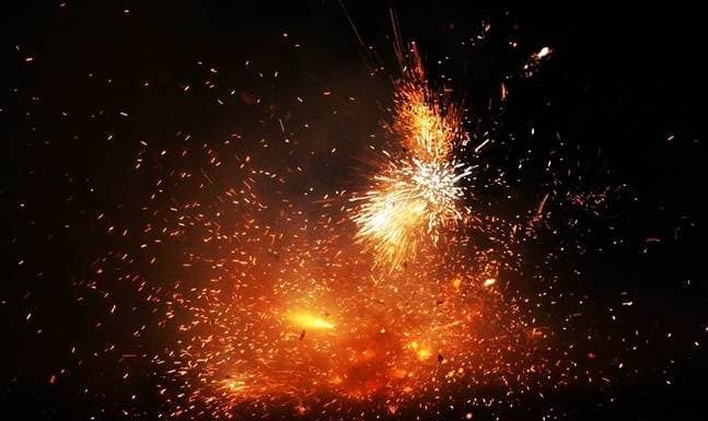 ఢిల్లీలో 210 అరెస్ట్ ఎందుకో తెలుసా..? – టపాసులు కాల్చినందుకే..!