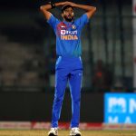 “కృనాల్ క్యాచ్ మిస్సు – ఖలీల్ బౌలింగ్ తుస్సు – ఫాన్స్ కస్సు బుస్సు”
