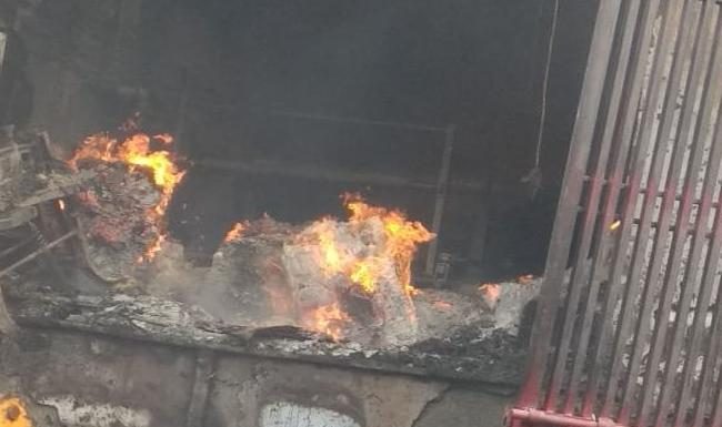 కార్డ్బోర్డు ఫ్యాక్టరీలో అగ్నిప్రమాదం